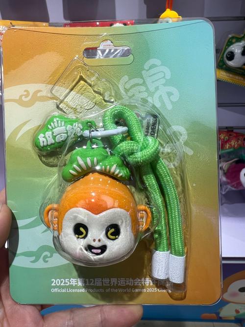 世运会吉祥物“尾随”运动员求贴贴
