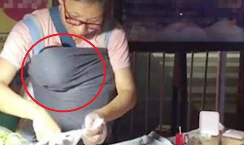 双腿截肢女子夜市摆摊成“团宠”