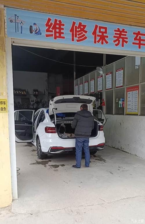 小伙遭遇剐蹭事件后的冷静应对