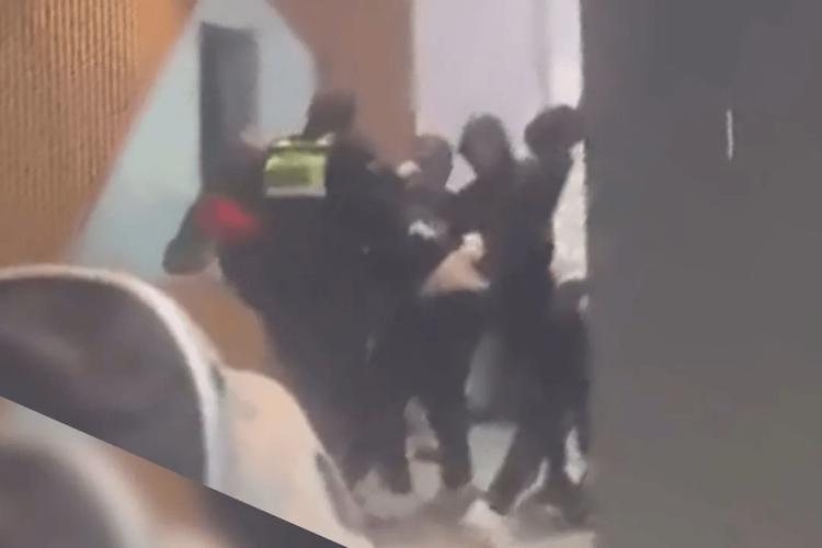 围殴中国留学生的嫌犯均被保释
