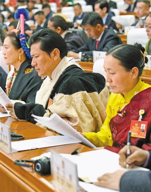 西藏人大常委会原副主任群培逝世