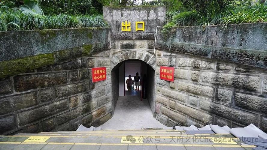 防空洞成今年最卷的免费避暑地