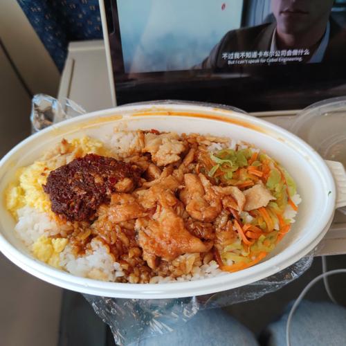 高铁轻食套餐与一般盒饭的区别解析