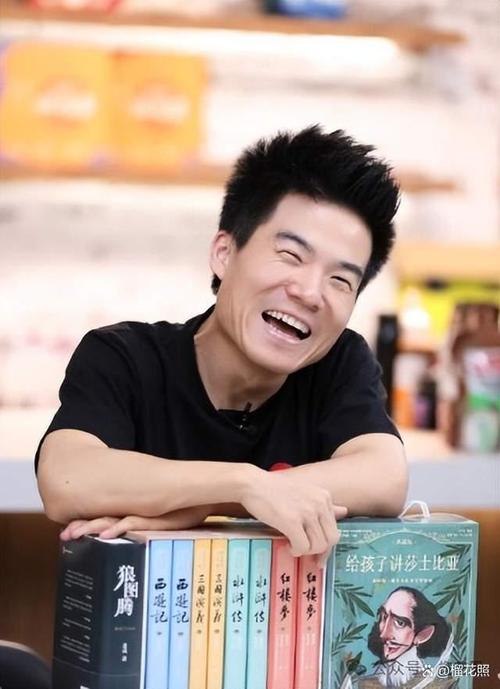 与辉同行辟谣董宇辉年入二三十亿传闻