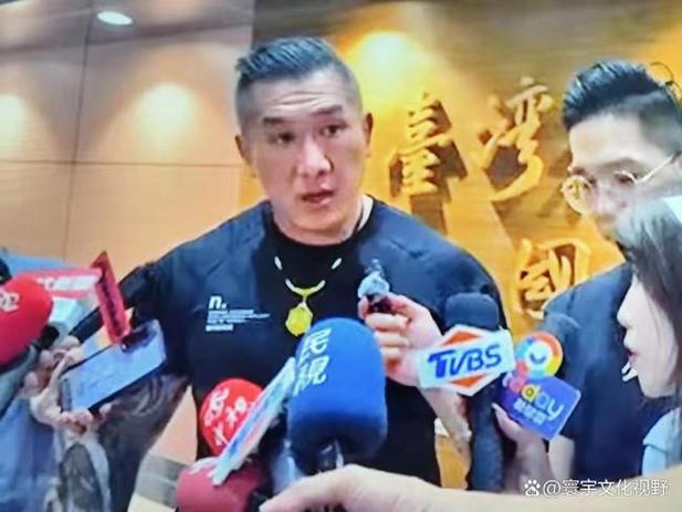 馆长现身华强北：台湾要努力建设了