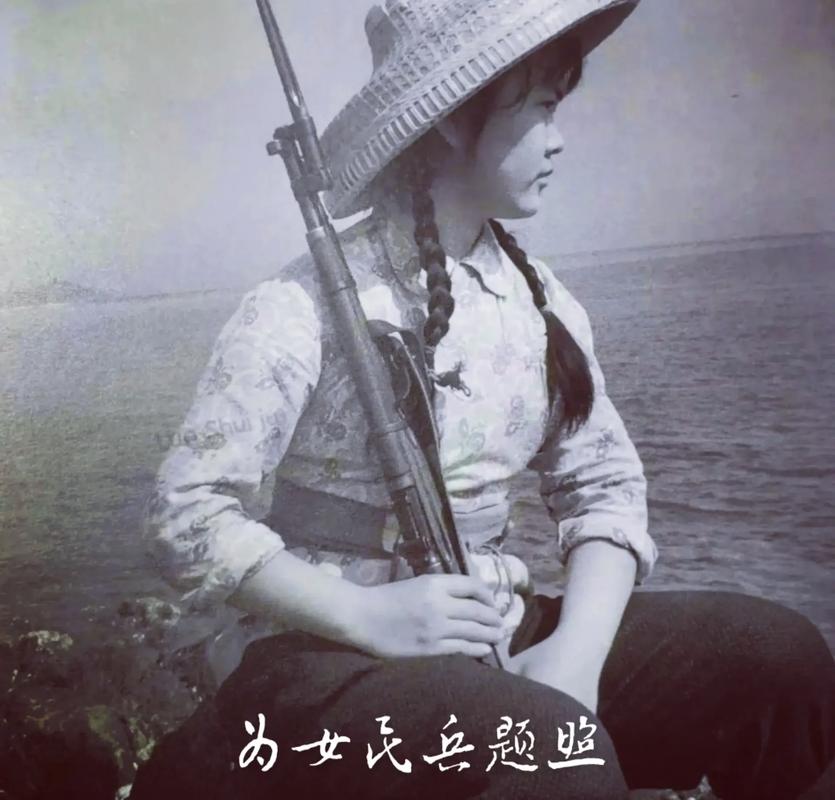 中国女民兵风采飒爽