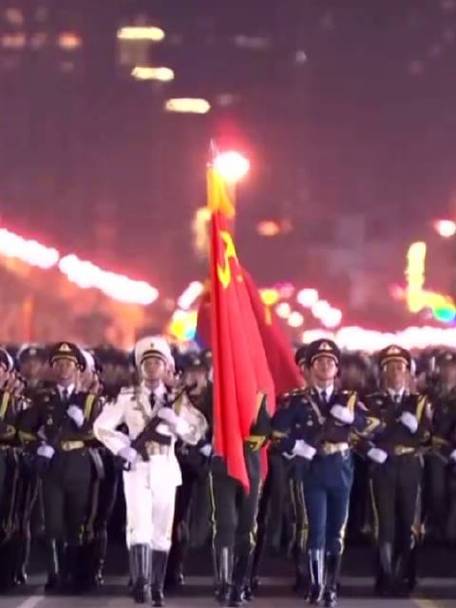 九三阅兵最后一次夜间演练画面