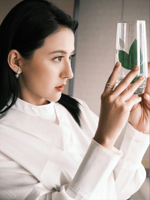 热依扎分享骨折经历:真的不是卖惨