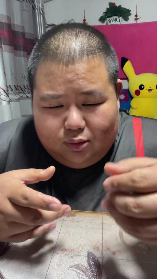 网红良子体重惊人，胃袋占据超过一半