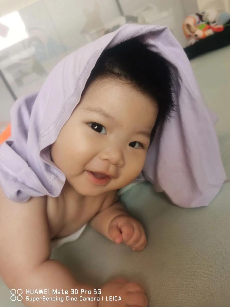 妈妈回应2岁萌娃自拍视频海外爆火