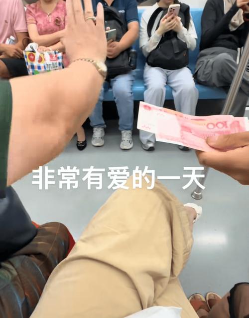 上海阿姨偶遇受伤男孩，慷慨解囊五百元助其救治