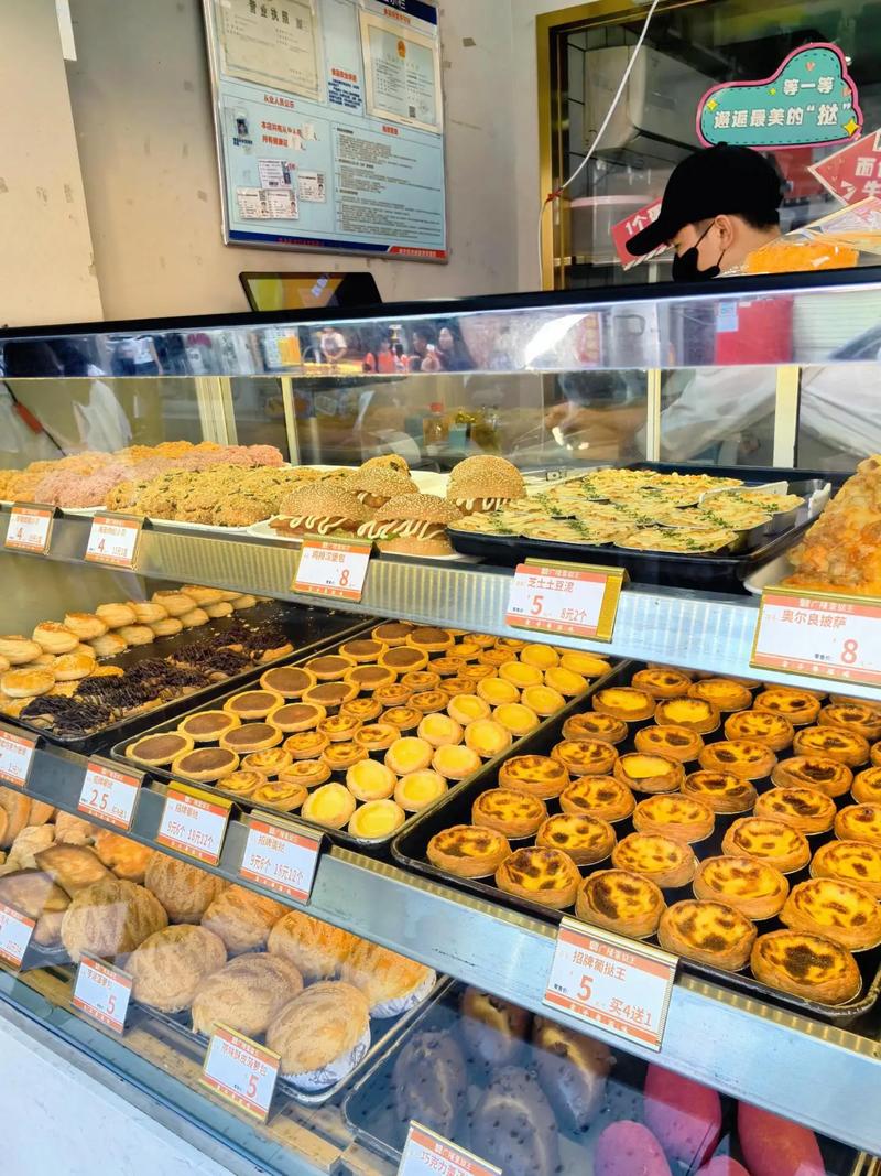 驴肉蛋挞热销，蛋挞店高峰期日销500个