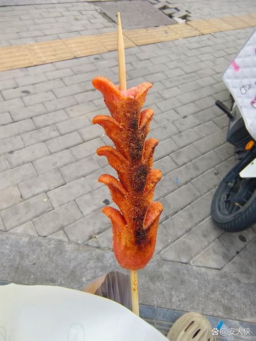 动辄三四十元 为何路边摊越来越贵