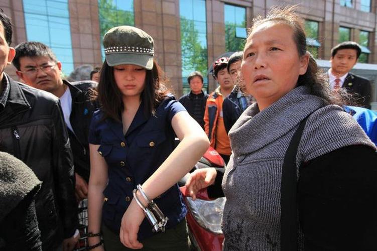 长春两女子闹市遭铐走事件揭秘，警方回应真相揭晓
