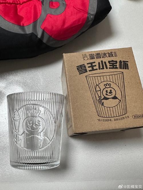 河南一高校喝蜜雪冰城需自带水杯