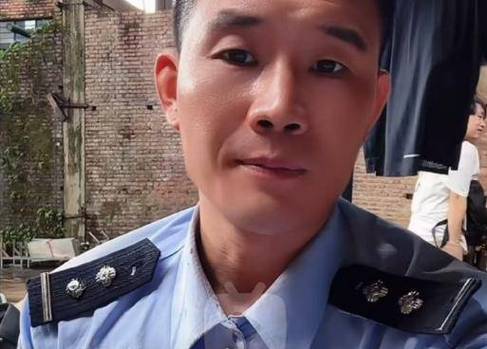 嘎子哥穿警服直播带货引发争议被行拘