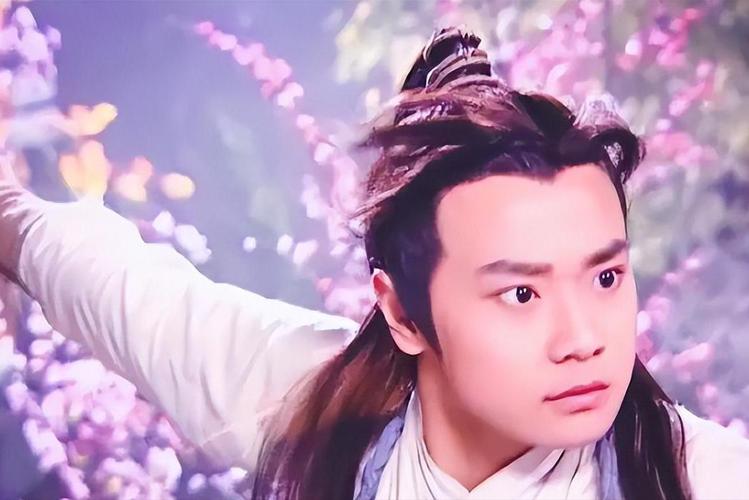 曹骏新古装造型酷似二郎神风采