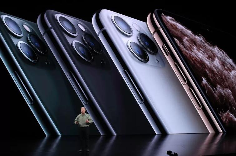 新iPhone被吐槽有划痕凹陷 客服回应
