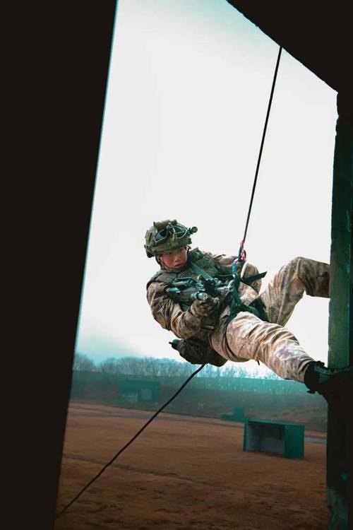 空降兵班组轻武器全面体验与实战演练