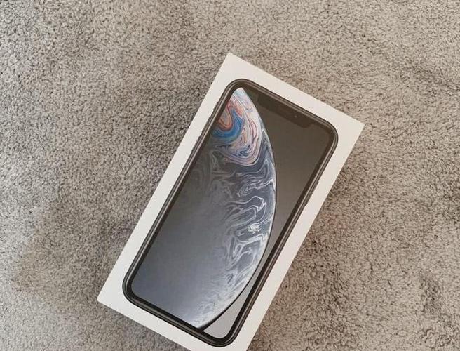新iPhone被吐槽有划痕凹陷 客服回应