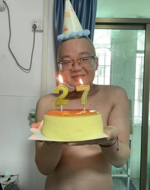 网红敖其尔因病离世，享年仅36岁
