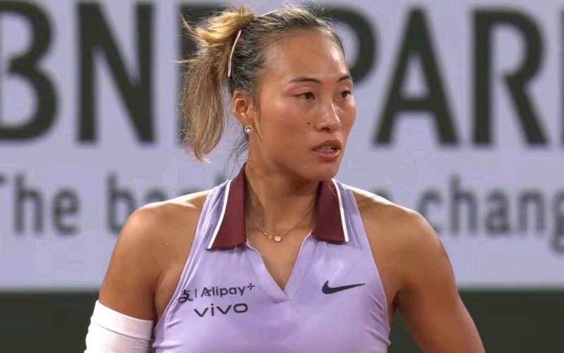 开门红！郑钦文伤愈复出 2-0横扫晋级