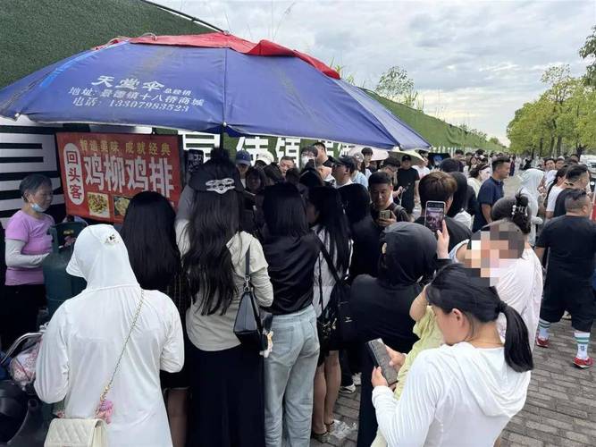 为什么大家愿意为“鸡排哥”排队