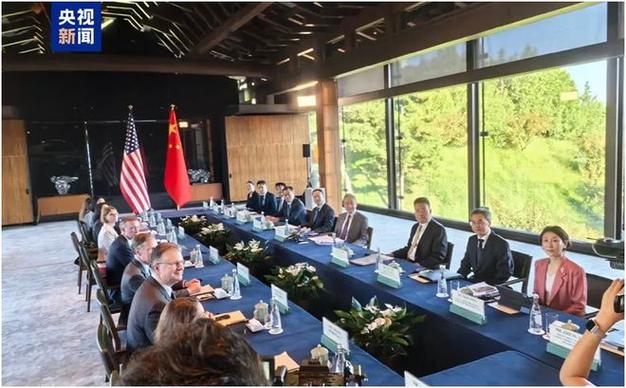 王毅在京会见朝鲜外相崔善姬