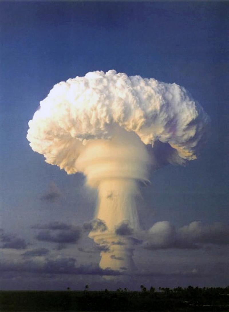 美阿尔法火箭测试爆炸现场惊现蘑菇云