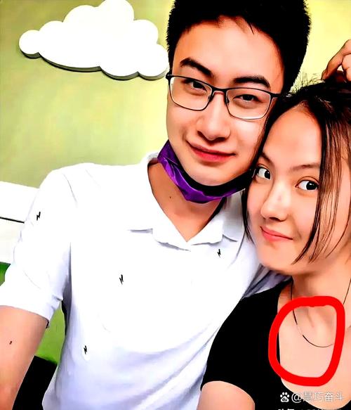 庞众望回应与女友的结婚登记照曝光