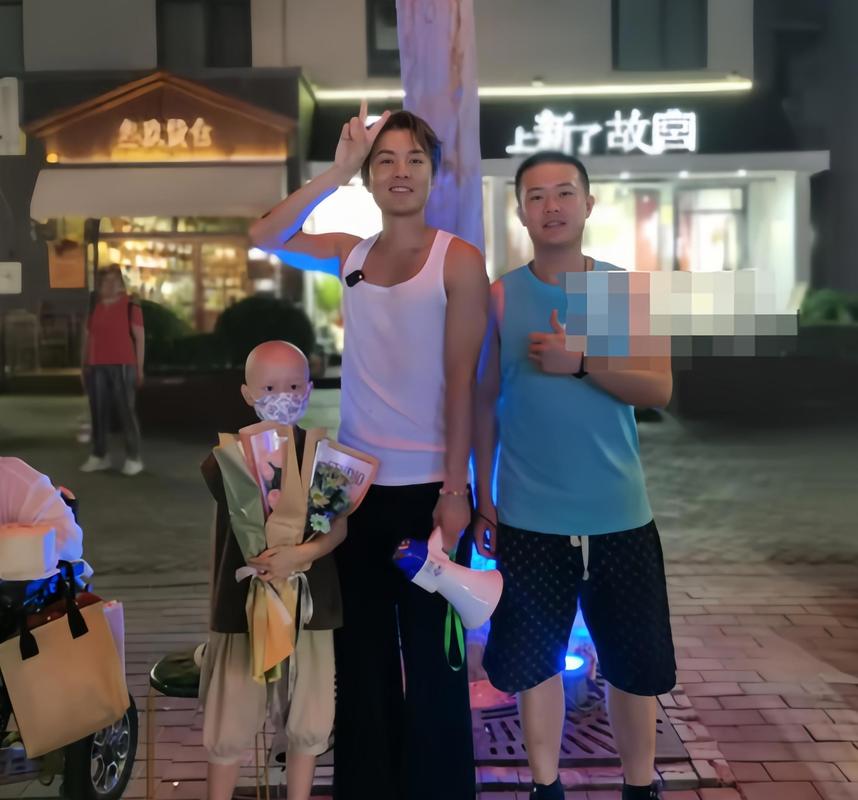 吴克群方回应现身素人婚礼现场