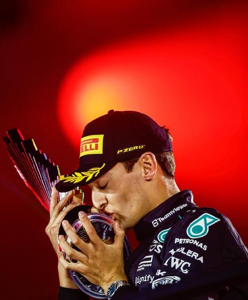 拉塞尔夺F1新加坡站冠军