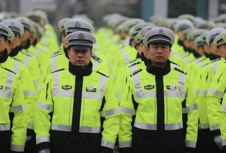 交警大队中队长执法现场被撞牺牲