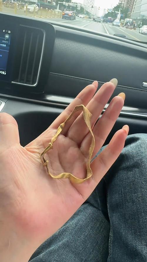 收花生找到姥姥丢了12年的金镯子