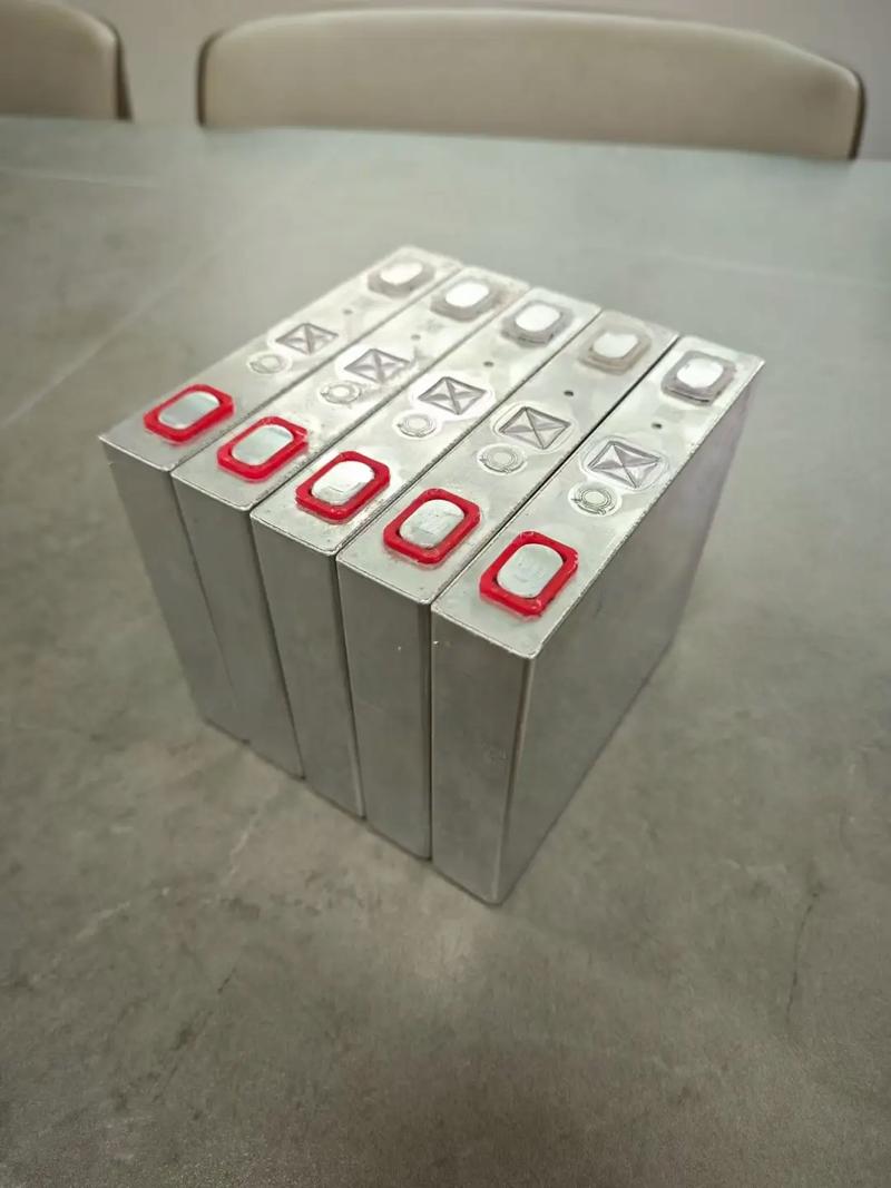 中国研究出可弯折20000次柔性电池
