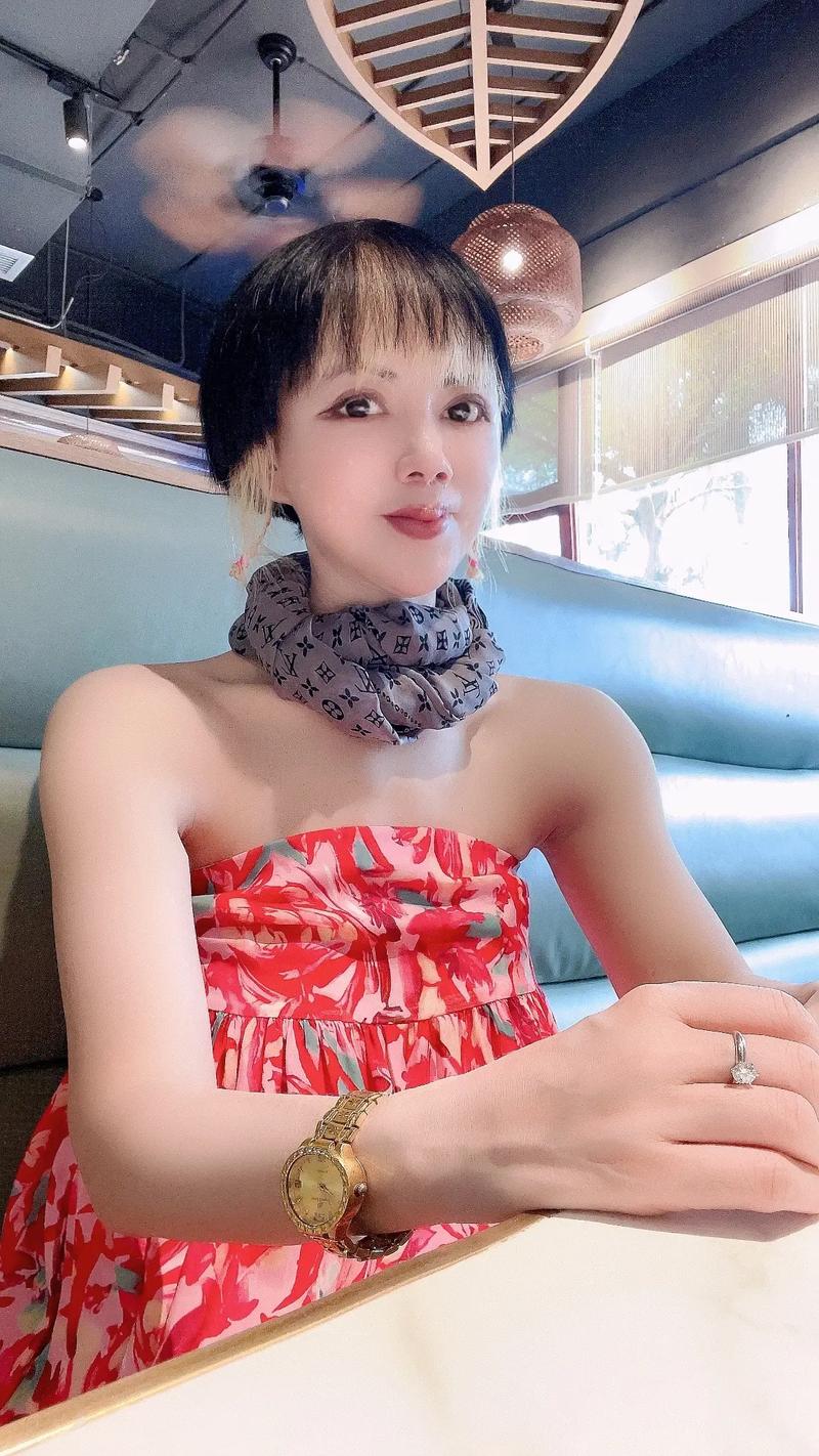 南北差异，裹袄与露腰的生活对比