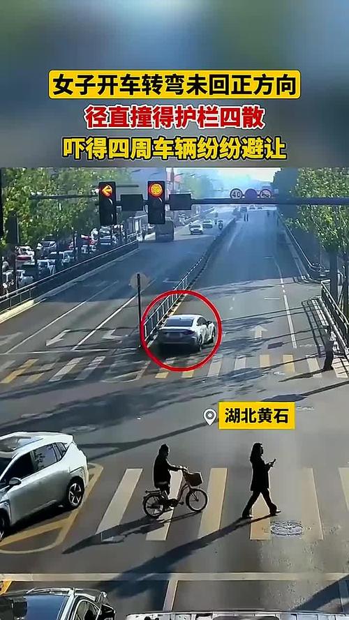 车辆逆行后撞破桥栏坠落?交警回应