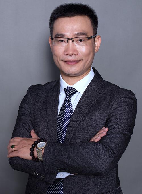 湖南知名主持人罗刚突发心脏病逝世