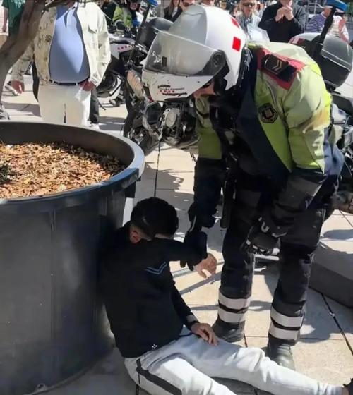 西班牙多名中国公民遭持械抢劫