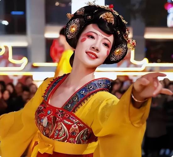 西安“不倒翁小姐姐”正式复出