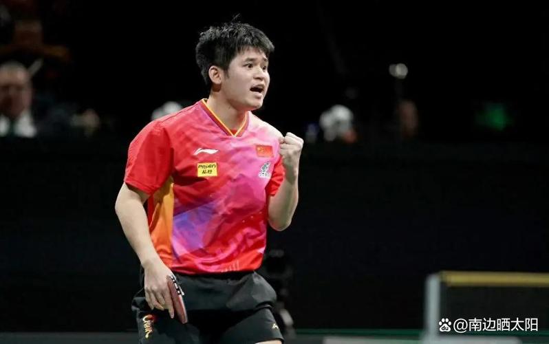 林诗栋3-0横扫黄镇廷 全场碾压对手