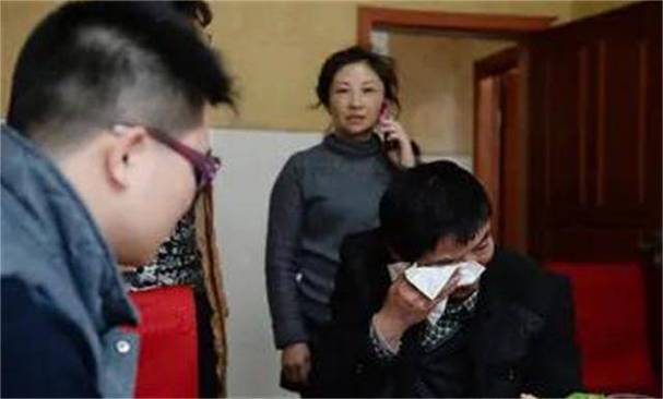 被拐男孩母亲称没有养父母只有买家