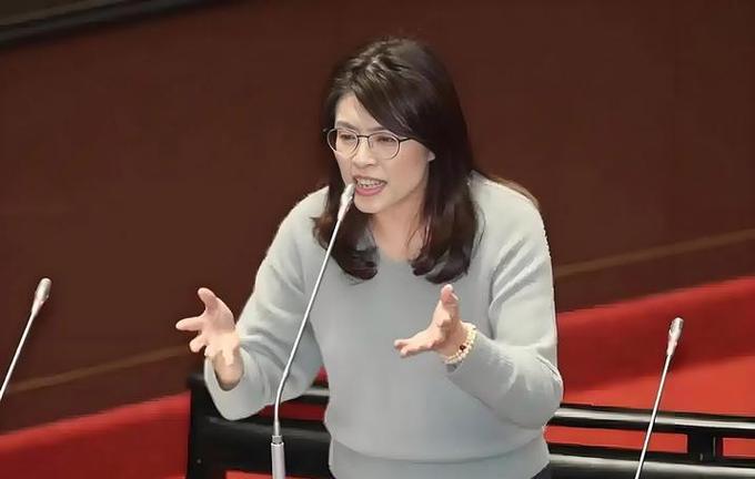 蔡正元勉励郑丽文,肩负重任,道路长远