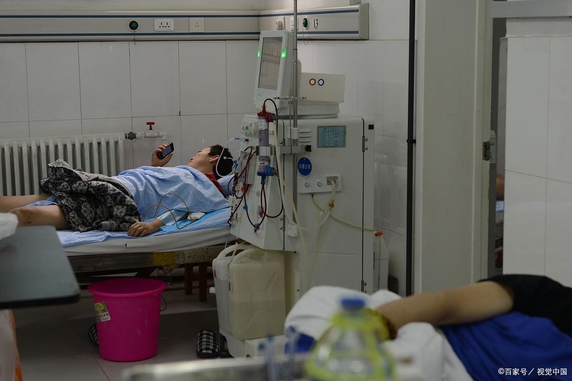 大爷捡废品捡到“酒”把自己喝进ICU