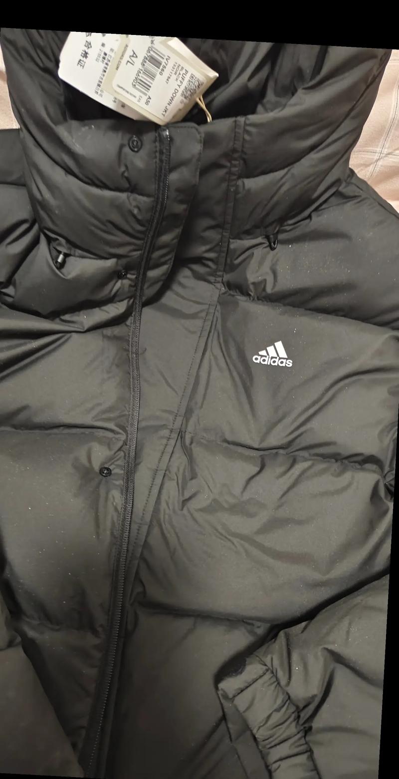 阿迪达斯羽绒服背后的雪中飞代工真相