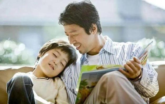 男子离婚后带7个娃全网道歉求复合