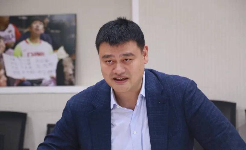 姚明谈近期状态：吃饭睡觉打魔兽