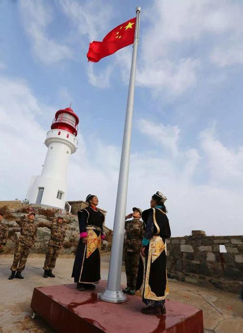 巴拿马举行“插旗仪式”