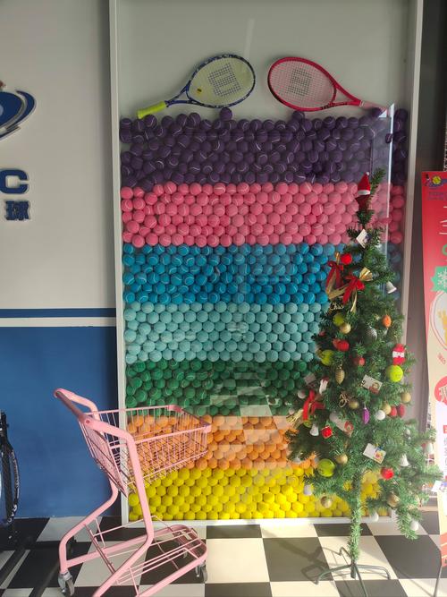 网球爱好者如候鸟般迁徙，只为省钱追梦路