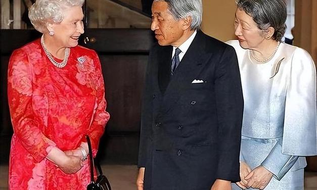 日本天皇用英语说很高兴见到特朗普